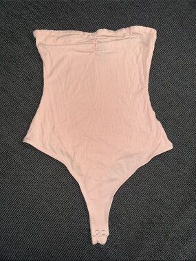 F21 Light Pink Ribbed Strapless Bodysuit